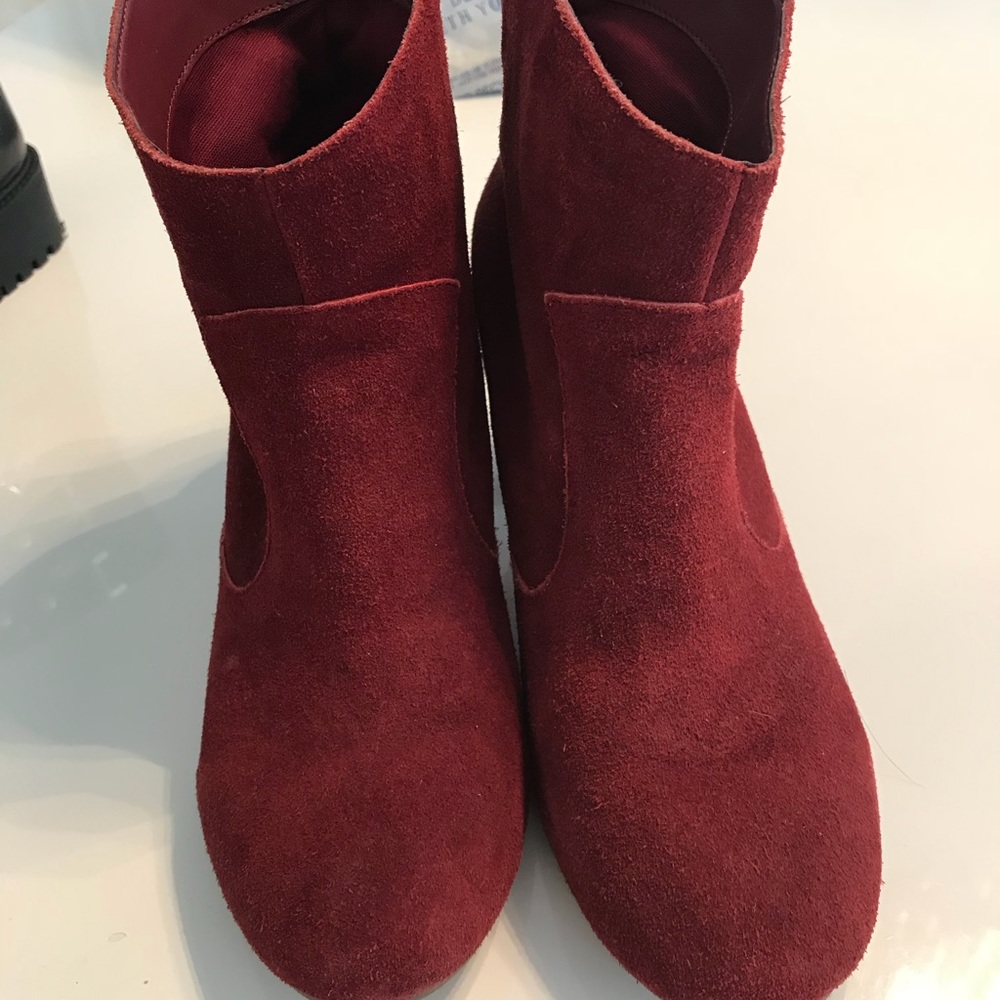Ecote suede booties in burgundy